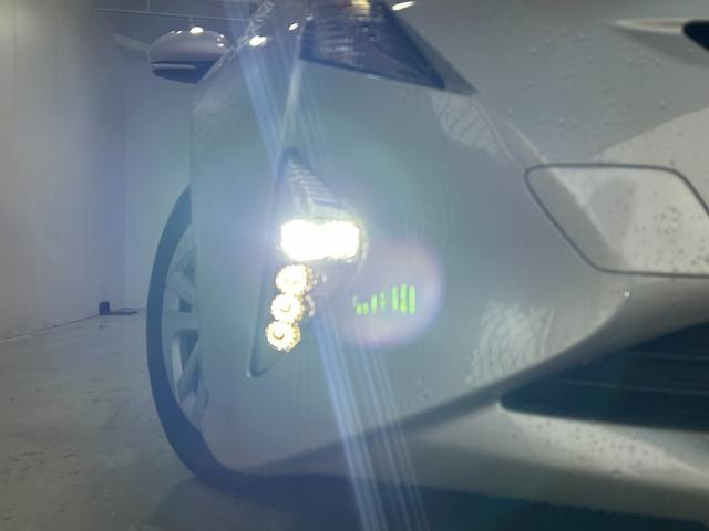 プリウス S トヨタセーフティセンス・トヨタ純正9型ナビ・前後ドラレコ・バックカメラ・ETC・Bluetooth・フルセグTV・クルコン・純正アルミ・LEDヘッド・フォグ・コーナーセンサー・プッシュスタート(13枚目)