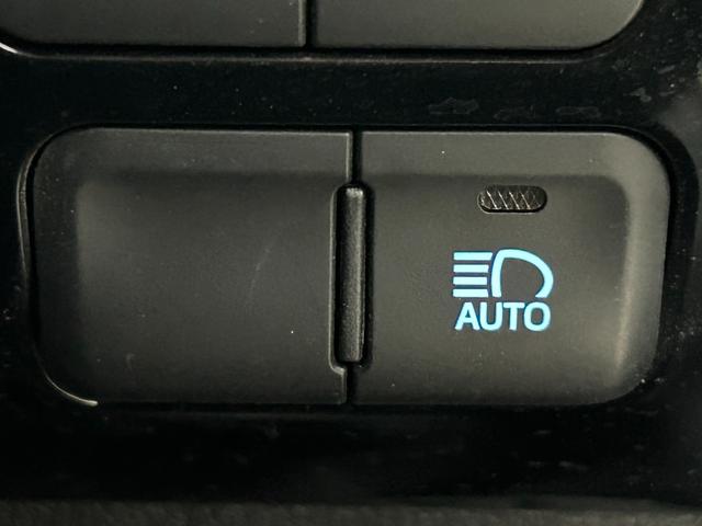 プリウス S トヨタセーフティセンス・トヨタ純正9型ナビ・前後ドラレコ・バックカメラ・ETC・Bluetooth・フルセグTV・クルコン・純正アルミ・LEDヘッド・フォグ・コーナーセンサー・プッシュスタート(37枚目)