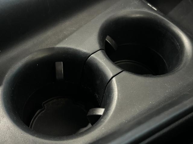 プリウス S トヨタセーフティセンス・トヨタ純正9型ナビ・前後ドラレコ・バックカメラ・ETC・Bluetooth・フルセグTV・クルコン・純正アルミ・LEDヘッド・フォグ・コーナーセンサー・プッシュスタート(40枚目)