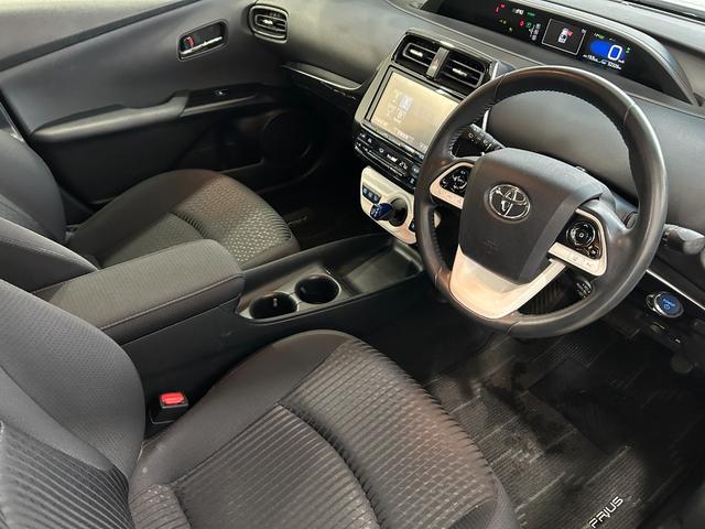 プリウス S トヨタセーフティセンス・トヨタ純正9型ナビ・前後ドラレコ・バックカメラ・ETC・Bluetooth・フルセグTV・クルコン・純正アルミ・LEDヘッド・フォグ・コーナーセンサー・プッシュスタート(56枚目)