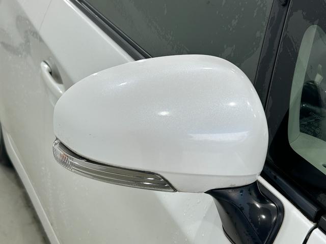プリウス Ｓ　トヨタ純正ナビ・バックカメラ・ビルトインＥＴＣ・ＨＩＤヘッド・Ｂｌｕｅｔｏｏｔｈ・前後ドラレコ・プッシュスタート・スマートキー・純正アルミ・フォグランプ・ワンセグＴＶ・オートエアコン・電動格納ミラー（15枚目）