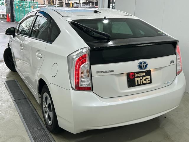 プリウス Ｓ　トヨタ純正ナビ・バックカメラ・ビルトインＥＴＣ・ＨＩＤヘッド・Ｂｌｕｅｔｏｏｔｈ・前後ドラレコ・プッシュスタート・スマートキー・純正アルミ・フォグランプ・ワンセグＴＶ・オートエアコン・電動格納ミラー（19枚目）