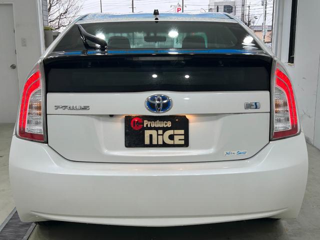 プリウス Ｓ　トヨタ純正ナビ・バックカメラ・ビルトインＥＴＣ・ＨＩＤヘッド・Ｂｌｕｅｔｏｏｔｈ・前後ドラレコ・プッシュスタート・スマートキー・純正アルミ・フォグランプ・ワンセグＴＶ・オートエアコン・電動格納ミラー（22枚目）