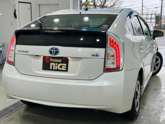 プリウス Ｓ　トヨタ純正ナビ・バックカメラ・ビルトインＥＴＣ・ＨＩＤヘッド・Ｂｌｕｅｔｏｏｔｈ・前後ドラレコ・プッシュスタート・スマートキー・純正アルミ・フォグランプ・ワンセグＴＶ・オートエアコン・電動格納ミラー（30枚目）