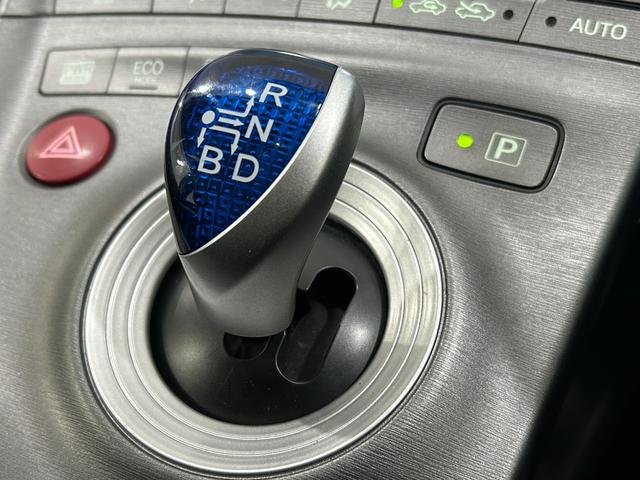 プリウス Ｓ　トヨタ純正ナビ・バックカメラ・ビルトインＥＴＣ・ＨＩＤヘッド・Ｂｌｕｅｔｏｏｔｈ・前後ドラレコ・プッシュスタート・スマートキー・純正アルミ・フォグランプ・ワンセグＴＶ・オートエアコン・電動格納ミラー（38枚目）