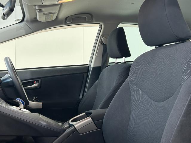 プリウス Ｓ　トヨタ純正ナビ・バックカメラ・ビルトインＥＴＣ・ＨＩＤヘッド・Ｂｌｕｅｔｏｏｔｈ・前後ドラレコ・プッシュスタート・スマートキー・純正アルミ・フォグランプ・ワンセグＴＶ・オートエアコン・電動格納ミラー（58枚目）