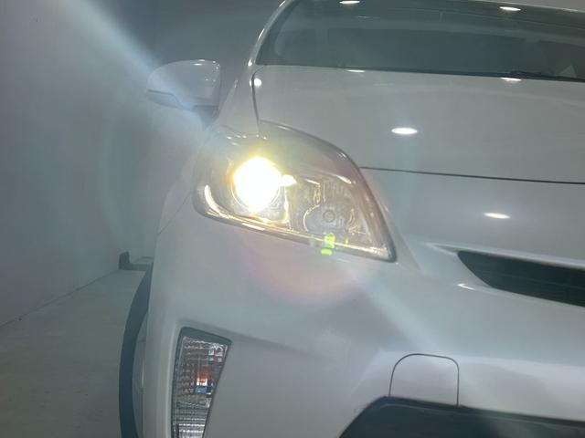 プリウス Ｓ　トヨタ純正ナビ・バックカメラ・ビルトインＥＴＣ・ＨＩＤヘッド・Ｂｌｕｅｔｏｏｔｈ・前後ドラレコ・プッシュスタート・スマートキー・純正アルミ・フォグランプ・ワンセグＴＶ・オートエアコン・電動格納ミラー（68枚目）