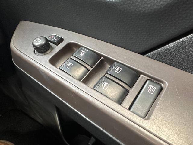 ルーミー X 衝突軽減ブレーキ・KENWOODナビ・ETC・バックカメラ・ドラレコ・コーナーセンサー・社外アルミホイール・踏み間違い防止・プッシュスタート・パワースライドドア・スマートキー・パワーウィンドウ(41枚目)