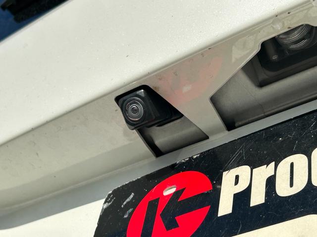 �o�b�N�J�����t���Œ��Ԃ����S�I