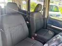 【運転席】運転手と助手席にやさしい装備ヘッドレスト!頭を支えてくれます。