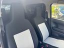 【運転席】運転手と助手席にやさしい装備ヘッドレスト!頭を支えてくれます。