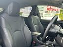 【運転席】運転手と助手席にやさしい装備ヘッドレスト!頭を支えてくれます。