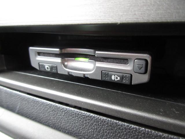 カスタム RS 純正SDナビ(CD/DVD/フルセグ/BluetoothAudio/SDカード/録音機能) 禁煙車 HIDヘッドライト フォグランプ スマートキー アイドリングストップ ETC 純正15インチAW(6枚目)
