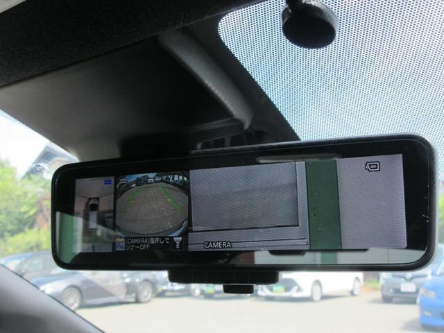 デジタルルームミラー！車両後方のカメラ映像をミラーに映し出します！リアガラスが曇っている時や天候に影響されないので、安心ですよ♪
