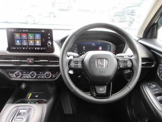 ＺＲ－Ｖ ｅ：ＨＥＶ　Ｚ　純正９型ナビ（ＵＳＢＢＴ／フルセグ）　全方位カメラ　ＥＴＣ　スマートキー　Ｐスタート　オートＡＣ　　前後シートヒーター　ステリモ　クルコン　ワイヤレス充電器　レザーシート　革巻きハンドル　パドルシフト（16枚目）