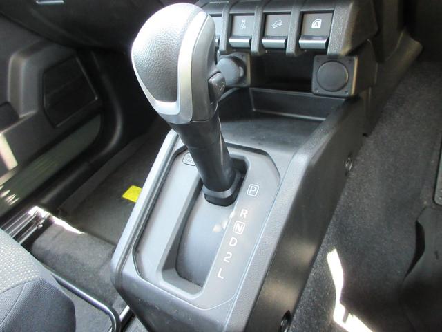 ジムニー ＸＬ　社外８型ナビ（ＣＤ／ＤＶＤ／ＳＤ／ＢＴ／ＲＥＣ／フルセグ）　ＥＴＣ　電格ミラー　オートＡ／Ｃ　シートヒーター　衝突軽減ブレーキ　レーンキープ　純正マット／バイザー　純正１６ＡＷ（11枚目）