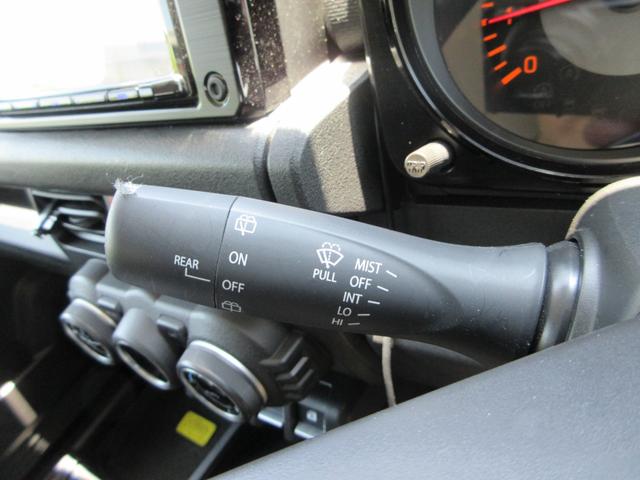 ジムニー ＸＬ　社外８型ナビ（ＣＤ／ＤＶＤ／ＳＤ／ＢＴ／ＲＥＣ／フルセグ）　ＥＴＣ　電格ミラー　オートＡ／Ｃ　シートヒーター　衝突軽減ブレーキ　レーンキープ　純正マット／バイザー　純正１６ＡＷ（30枚目）