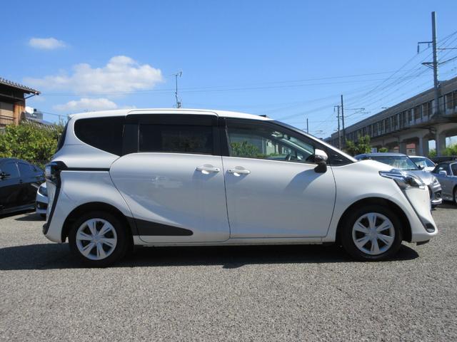 シエンタ ハイブリッドG ワンオーナー車・ハイブリッド・社外6型ナビ(CD DVD BT フルセグ)両側パワスラ・Bカメラ・ETC・ドラレコ・100V電源・オートLEDライト(4枚目)