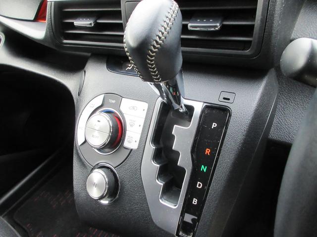 シエンタ ハイブリッドG ワンオーナー車・ハイブリッド・社外6型ナビ(CD DVD BT フルセグ)両側パワスラ・Bカメラ・ETC・ドラレコ・100V電源・オートLEDライト(11枚目)