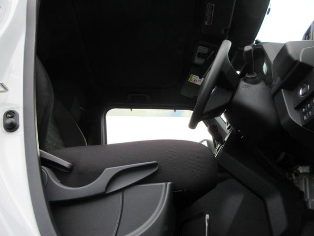 タフト Ｘ　６．８型ディスプレイオーディオ（ＣＤ／ＤＶＤ・ＢＴ・ＵＳＢ）Ｂカメラ　ＥＴＣ　禁煙車　ステリモ　スカイフィールトップ　スマートアシスト　オートホールド　電子パーキング　ＵＳＢ端子（31枚目）