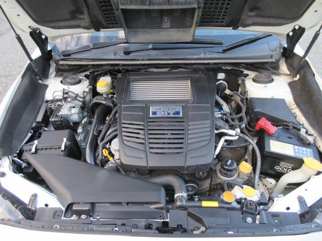 エンジンルームも綺麗に洗浄してから納車致します。普段あまり見ることが無い箇所だからこそ綺麗だと感動しますよね（＊´▽｀＊）