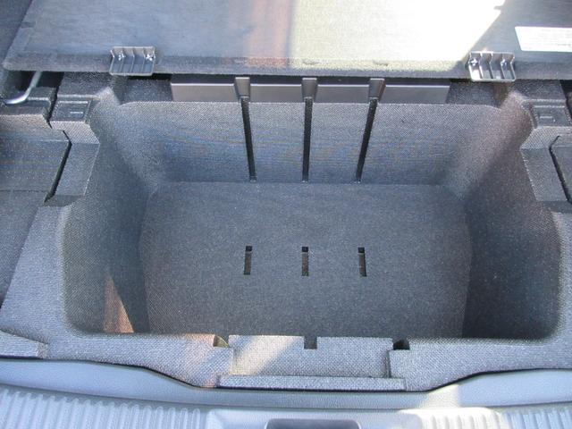 ルームクリーニングも隅々まで綺麗にしてお渡ししています。他店の車のクオリティと比較してください！店内にお子様の遊んで頂けるスペースもあります♪ごゆっくりお車選びが出来ます☆