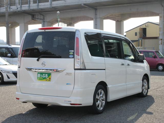 セレナ ハイウェイスター　ワンオーナー　ユーザー買取　純正ナビ（ＣＤ／ＤＶＤ／ＢＴ／ＲＥＣ）Ｂカメラ　ドラレコ　ＥＴＣ　クルーズコントロール　ステアリングリモコン　両側パワースライドドア　オートライトＨＩＤ　純正１６インチＡＷ（8枚目）