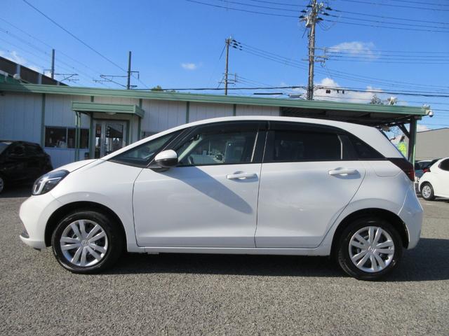 フィット e:HEVホーム 純正Dオーディオ(CD/DVD/SD/フルセグ/USB)前後+車内純正ドラレコ・Bカメラ・ホンダセンシング・ETC・クルコン・禁煙車・ハーフレザーシート・電子パーキング・オートホールド(5枚目)