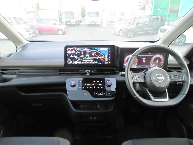 セレナ ハイウェイスターＶ　純正１２．３インチＤオーディオ　１１インチ後席モニター　全方位Ｃ　ＥＴＣ２．０　ドラレコ前後　クルコン　ステリモ　前後シートヒーター　両側パワスラ　シートバックテーブル　純正マット／バイザー／１６ＡＷ（15枚目）