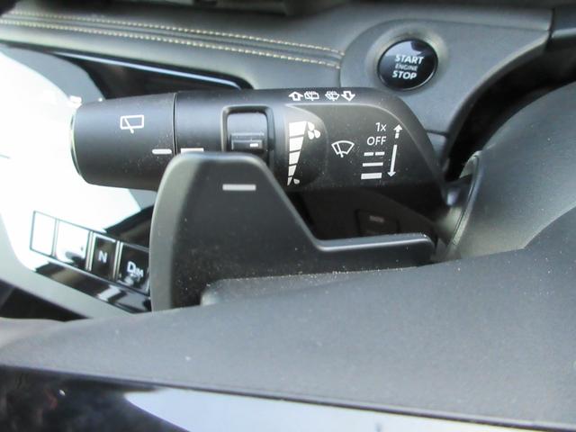 セレナ ハイウェイスターＶ　純正１２．３インチＤオーディオ　１１インチ後席モニター　全方位Ｃ　ＥＴＣ２．０　ドラレコ前後　クルコン　ステリモ　前後シートヒーター　両側パワスラ　シートバックテーブル　純正マット／バイザー／１６ＡＷ（32枚目）