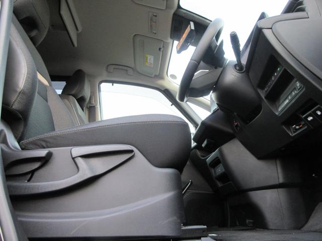 セレナ ハイウェイスターＶ　純正１２．３インチＤオーディオ　１１インチ後席モニター　全方位Ｃ　ＥＴＣ２．０　ドラレコ前後　クルコン　ステリモ　前後シートヒーター　両側パワスラ　シートバックテーブル　純正マット／バイザー／１６ＡＷ（36枚目）