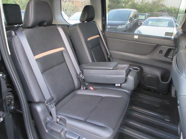 セレナ ハイウェイスターＶ　純正１２．３インチＤオーディオ　１１インチ後席モニター　全方位Ｃ　ＥＴＣ２．０　ドラレコ前後　クルコン　ステリモ　前後シートヒーター　両側パワスラ　シートバックテーブル　純正マット／バイザー／１６ＡＷ（55枚目）