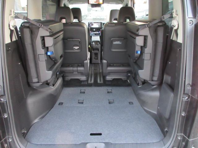 セレナ ハイウェイスターＶ　純正１２．３インチＤオーディオ　１１インチ後席モニター　全方位Ｃ　ＥＴＣ２．０　ドラレコ前後　クルコン　ステリモ　前後シートヒーター　両側パワスラ　シートバックテーブル　純正マット／バイザー／１６ＡＷ（62枚目）