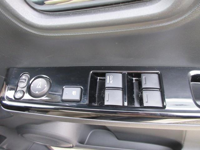 Ｎ－ＯＮＥ オリジナル　純正Ｄオーディオ（ＣＤ／ＤＶＤ／ＢＴ／ワンセグ）Ｂカメラ・ホンダセンシング・クルコン・ハーフレザーシート・ステリモ・電子パーキング・ブレーキホールド・オートＡＣ・オートＬＥＤ・純正マット（33枚目）