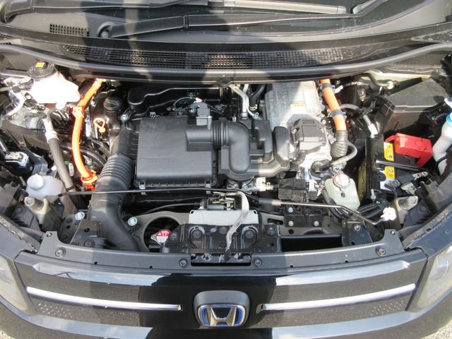 フリード ｅ：ＨＥＶエアー　ＥＸ　純正８型Ｄオーディオ（ＢＴ・ＵＳＢ）ホンダセンシング・両側パワスラ・禁煙車・ＥＴＣ・前席シートヒーター・後席ＵＳＢ端子・オートホールド・リアサンシェード・ブラインドスポットモニター（17枚目）