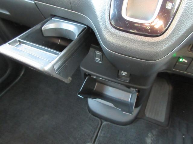 N-BOXカスタム L 純正ナビ・両側パワスラ・前後+車内ドラレコ・ETC・シートバックテーブル・リアサンシェード・Bカメラ・ホンダセンシング・前席シートヒーター・USB端子・禁煙車・クルコン・ステリモ(45枚目)