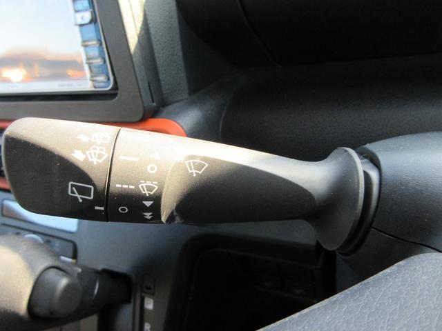 タント ファンクロス 社外ナビ・両側パワスラ・禁煙車・衝突軽減ブレーキ・ルーフレール・前席シートヒーター・リアサンシェード・シートバックテーブル・オートホールド・前後席USB端子・純正マット(28枚目)