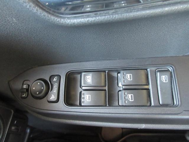 タント ファンクロス 社外ナビ・両側パワスラ・禁煙車・衝突軽減ブレーキ・ルーフレール・前席シートヒーター・リアサンシェード・シートバックテーブル・オートホールド・前後席USB端子・純正マット(33枚目)