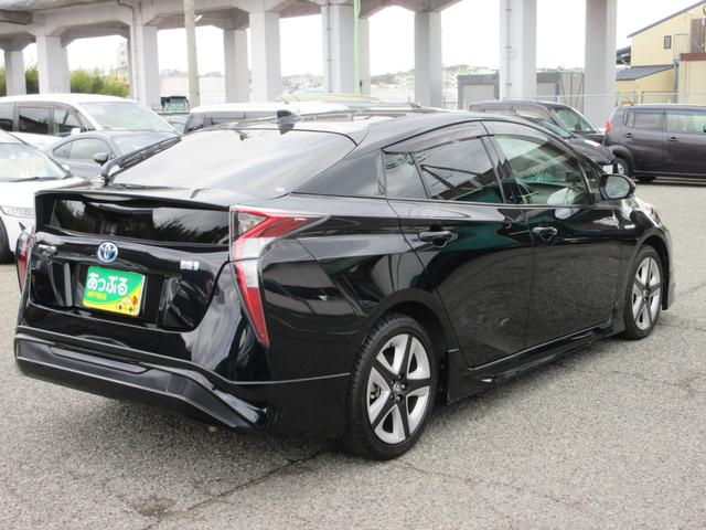 プリウス Ｓツーリングセレクション　モデリスタ・社外ナビ（ＣＤ・ＤＶＤ・ＳＤ・ＢＴ・フルセグ）禁煙車・ＥＴＣ・ドラレコ・Ｂカメラ・前席シートヒーター・レザーシート・純正１７インチアルミ・オートＡＣ・オートＬＥＤライト・フォグ（8枚目）