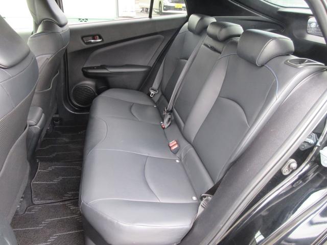 プリウス Ｓツーリングセレクション　モデリスタ・社外ナビ（ＣＤ・ＤＶＤ・ＳＤ・ＢＴ・フルセグ）禁煙車・ＥＴＣ・ドラレコ・Ｂカメラ・前席シートヒーター・レザーシート・純正１７インチアルミ・オートＡＣ・オートＬＥＤライト・フォグ（14枚目）