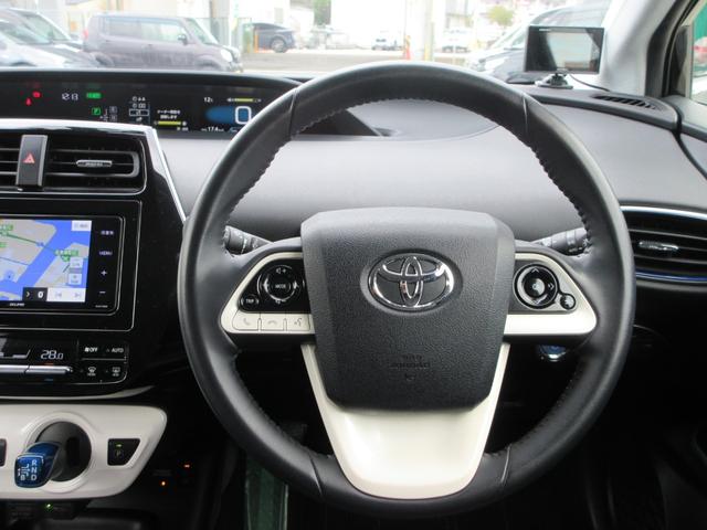 プリウス Ｓツーリングセレクション　モデリスタ・社外ナビ（ＣＤ・ＤＶＤ・ＳＤ・ＢＴ・フルセグ）禁煙車・ＥＴＣ・ドラレコ・Ｂカメラ・前席シートヒーター・レザーシート・純正１７インチアルミ・オートＡＣ・オートＬＥＤライト・フォグ（16枚目）