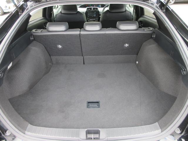 プリウス Ｓツーリングセレクション　モデリスタ・社外ナビ（ＣＤ・ＤＶＤ・ＳＤ・ＢＴ・フルセグ）禁煙車・ＥＴＣ・ドラレコ・Ｂカメラ・前席シートヒーター・レザーシート・純正１７インチアルミ・オートＡＣ・オートＬＥＤライト・フォグ（18枚目）