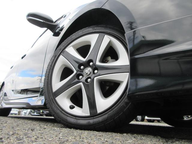 プリウス Ｓツーリングセレクション　モデリスタ・社外ナビ（ＣＤ・ＤＶＤ・ＳＤ・ＢＴ・フルセグ）禁煙車・ＥＴＣ・ドラレコ・Ｂカメラ・前席シートヒーター・レザーシート・純正１７インチアルミ・オートＡＣ・オートＬＥＤライト・フォグ（19枚目）