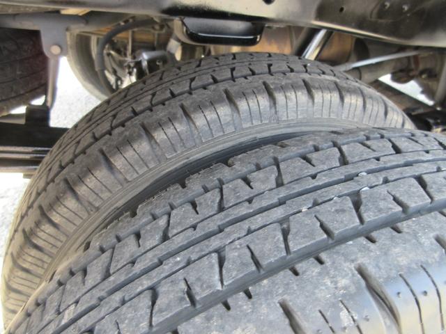 １トン　平　低床　４ＷＤ　ＡＴ　ガソリン　荷寸２４７－１５９　荷台塗装　助側エアバック　ＥＴＣ　電動ミラー　ロープ穴左右３箇所づつ　ロープフック　荷寸２４７－１５９－３８　平車　平ボディ　ガソリン車　オートマ　４駆　ロープ穴　１０２馬力　スーパーロー(23枚目)