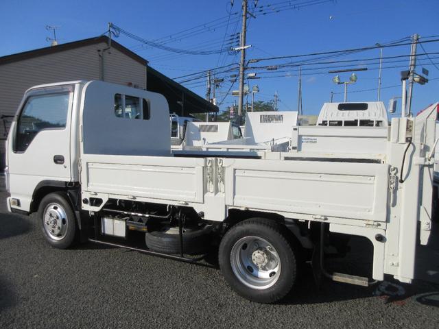 エルフトラック ２トン　標準　平　４ＷＤ　極東製　パワーゲート　全低床　ＭＴ　荷寸３０８－１６０－３７　ＰＧ面縦７４（８７）－横１５７　昇降６００ｋｇ　鳥居鉄板　床縞鉄板　　バックカメラ　分割アオリ　アイドリングストップ　坂道発進補助装置　左電格ミラー　標準平ボディ　平車（10枚目）