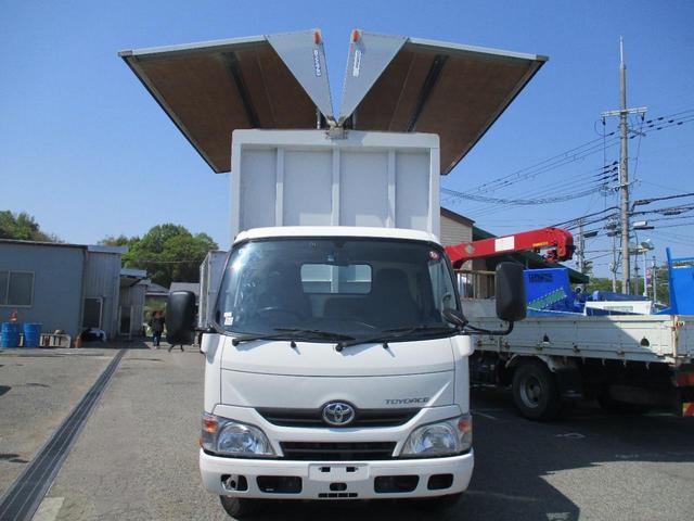 トヨエース ３トン　パネルウイング　荷寸４２９－１７８－２１２　５速ＭＴ　バックカメラ　ラッシングレール２段　床フック左右６箇所ずつ　ＡＢＳ　左電格ミラー　２トンウイング　２トン車　アシストアイドルアップ　ＥＣＯＭＯＤＥ　Ｂカメラ　２トンベース　パネル　ウイング（5枚目）