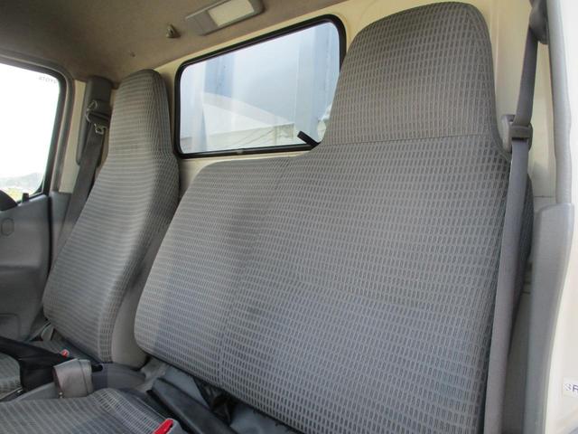 トヨエース ３トン　パネルウイング　荷寸４２９－１７８－２１２　５速ＭＴ　バックカメラ　ラッシングレール２段　床フック左右６箇所ずつ　ＡＢＳ　左電格ミラー　２トンウイング　２トン車　アシストアイドルアップ　ＥＣＯＭＯＤＥ　Ｂカメラ　２トンベース　パネル　ウイング（42枚目）