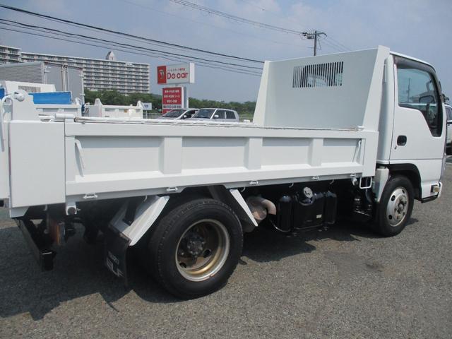 エルフトラック ３トン　強化ダンプ　全低床　６速ＭＴ　コボレーン　ピン加工　新明和ＤＲ２－０１１０ＳＹ　荷寸３３５－１５９－３７　メッキパーツ　荷台塗装　ＥＴＣ　ＡＢＳ　坂道発進補助装置　左電格ミラー　ＡＳＲ　ターボ　１５０馬力　３トンダンプ　中古ダンプ　２トンベース（17枚目）
