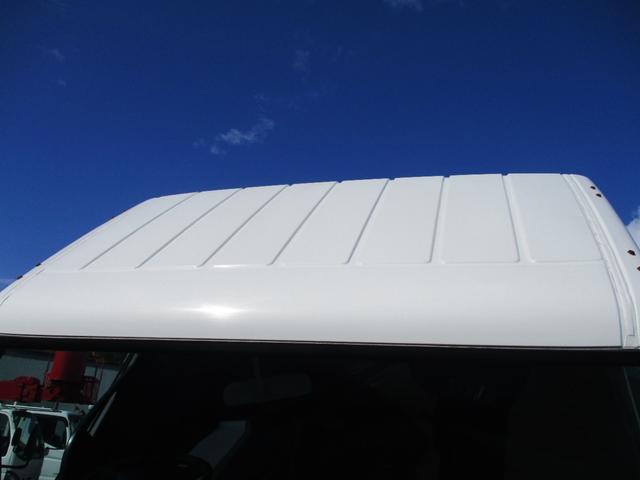 キャンター 2トン ワイド超ロング 全低床 5速MT 鳥居鉄板 荷台塗装 荷寸500-191-38 床板後ろ鉄板 ETC ロープ穴左右3ヶ所ずつ リアアオリ内側鉄板 左電格ミラー 150馬力 ABS ロープフック ターボ 取扱説明書 WL Wロング 2トン車 架装(7枚目)