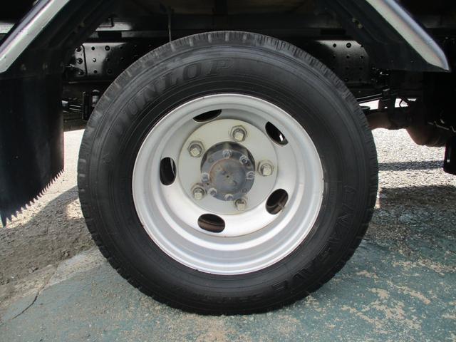 キャンター 2トン ワイド超ロング 全低床 5速MT 鳥居鉄板 荷台塗装 荷寸500-191-38 床板後ろ鉄板 ETC ロープ穴左右3ヶ所ずつ リアアオリ内側鉄板 左電格ミラー 150馬力 ABS ロープフック ターボ 取扱説明書 WL Wロング 2トン車 架装(23枚目)